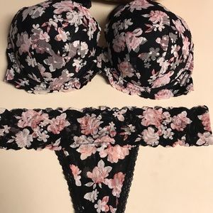 SOLD🛑🛑VS PINK BRA/Lace thong
